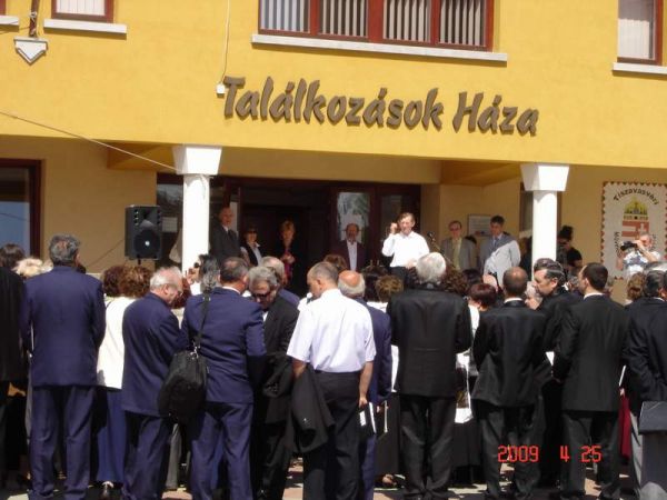 Tisza-Parti Dalostalálkozó